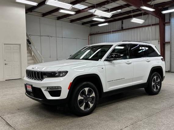 JEEP GRAND CHEROKEE 2023 1C4RJYB67P8773824 image